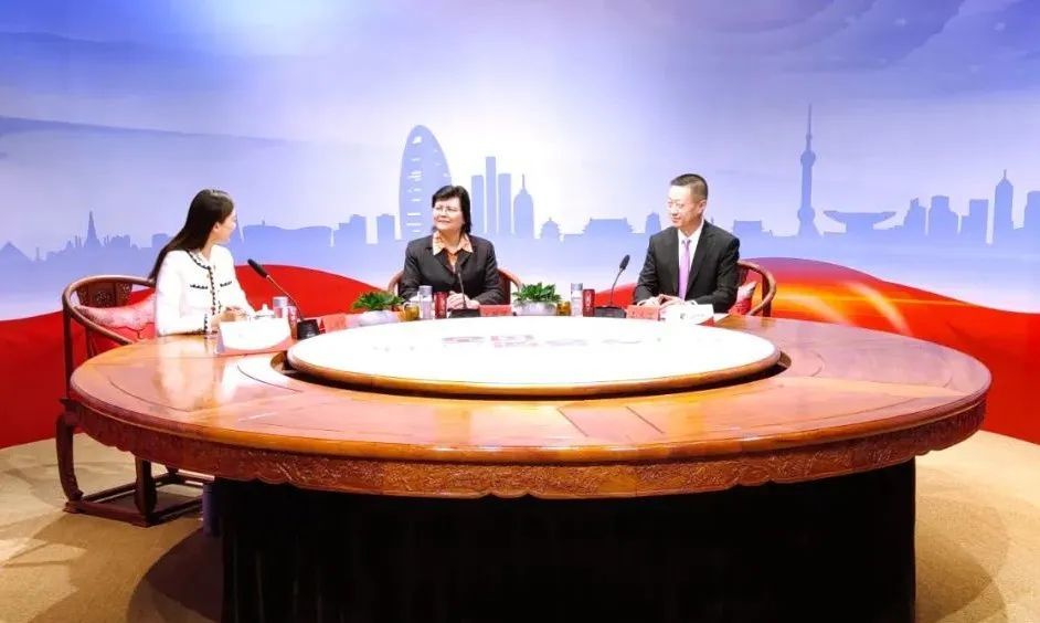 纳爱斯集团董事长兼总裁,中国洗涤用品工业协会副理事长何丽明(线上)