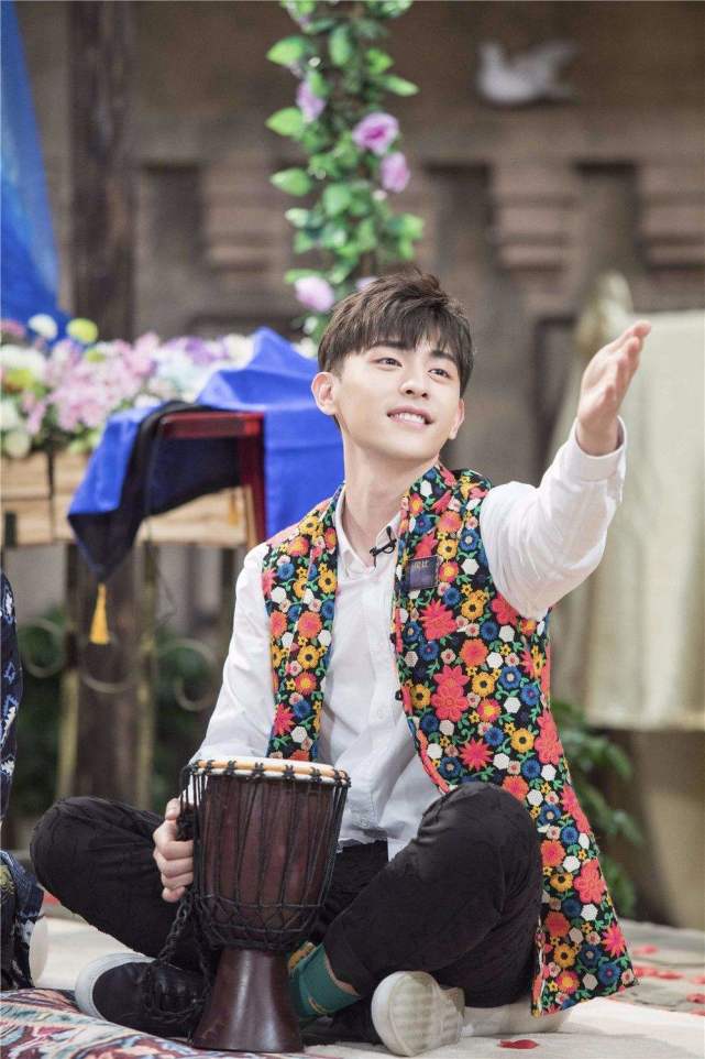 邓伦4年之后再次参加明星大侦探和密室大逃脱的大张伟聚首