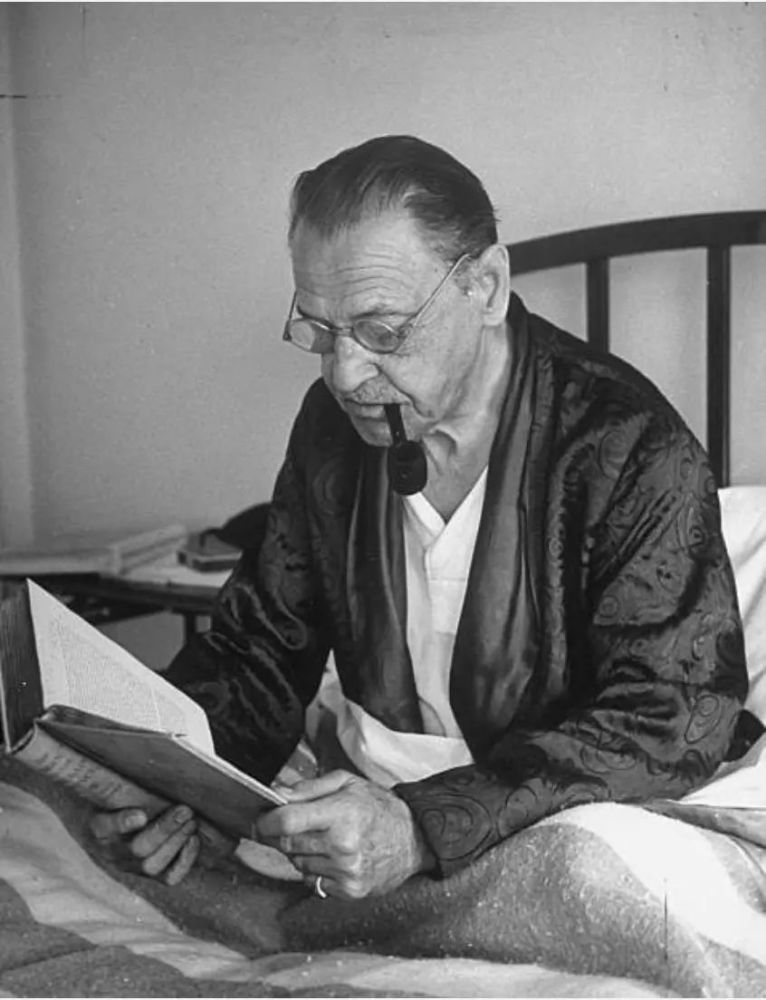 阅读的本质究竟是什么毛姆一语道破为了快乐