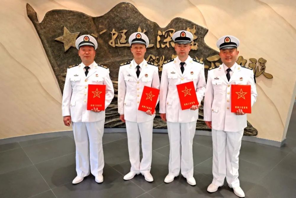 晋升高级军士深海剑客站上c位