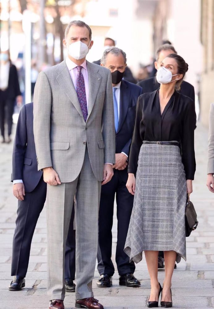 退休副国级领导人也挺打扮西班牙时刻感ol看着太成熟