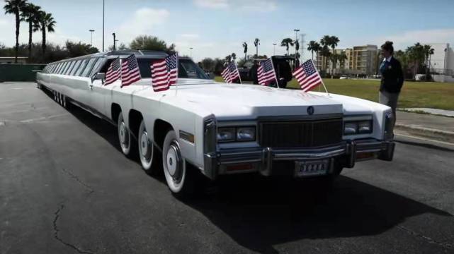 (被修复好的"美国梦"豪车.