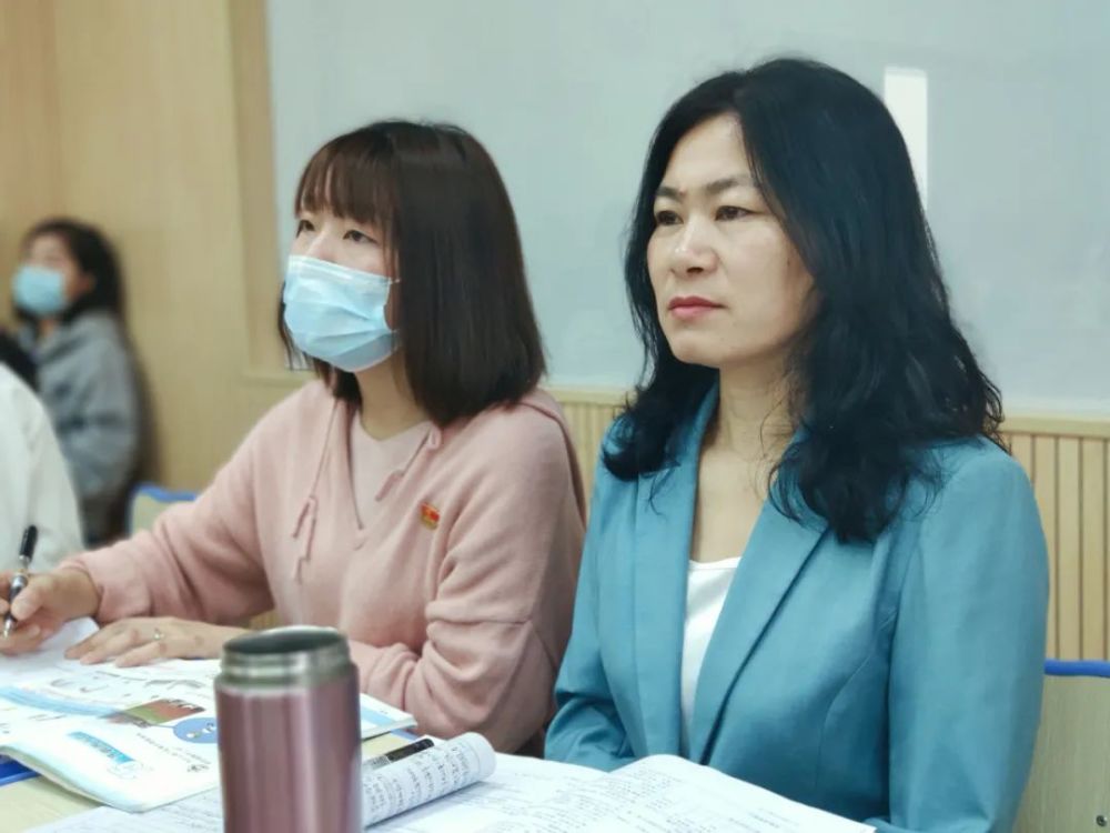 六年级黄乔依,评委团由特别邀请到的教科院科学学科教研员夏丽娟主任