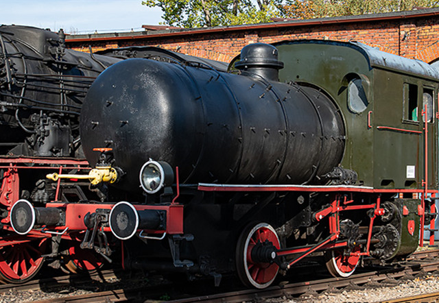 不烧火的蒸汽机车波兰1u无火蒸汽机车