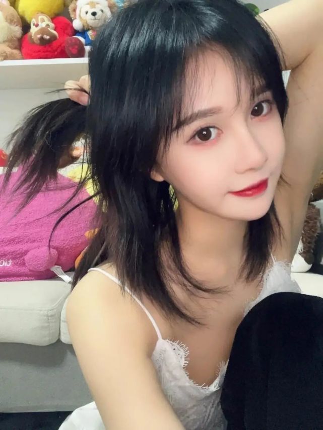 女神段艺璇:性感可爱全都有