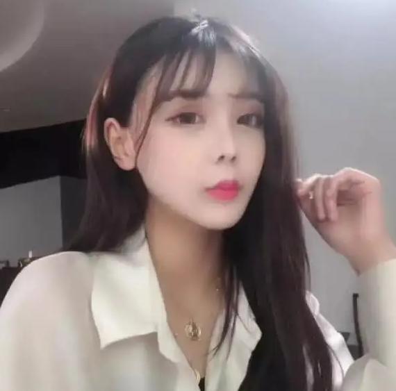 韩安冉花1300买兔子哄女儿,被小猪妹一天养死,网友:当个人吧