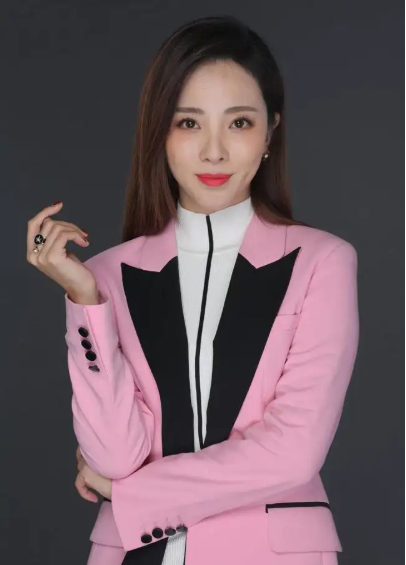 李思思:3年连生两个儿子,风光背后有眼泪,心系家乡吉林长春