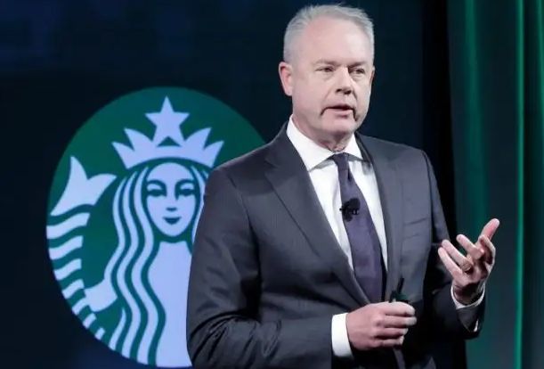 星巴克ceo kevin johnson宣布于4月退休