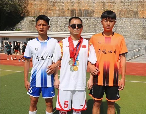 开远市第四中学李孝强前中国盲人足球国家队队长盲人足球运动员3月14
