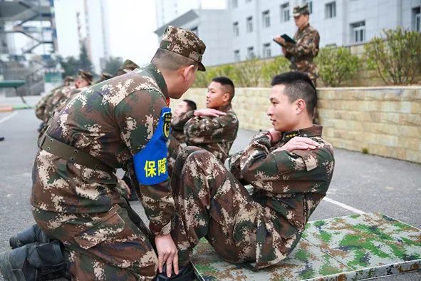 橄榄绿武警云南总队大理支队武警毕节支队