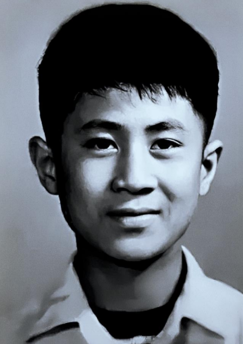 张芝华:与郭凯敏离婚后,带儿子嫁大15岁知名画家,生活幸福美满