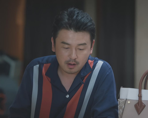 《人世间》的大获好评,从而使得很多人对雷佳音的作品抱有极高的期待