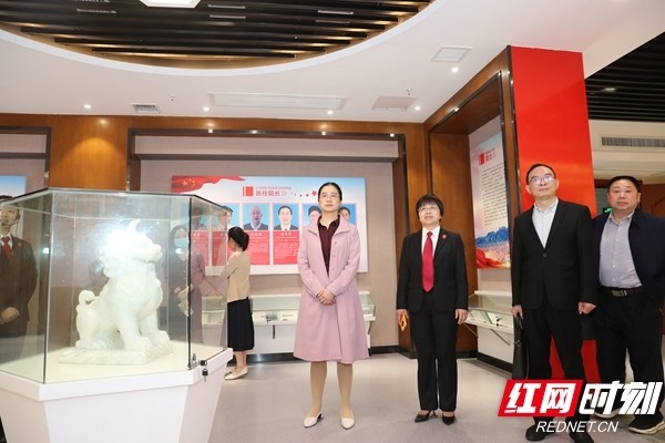 周芳到张家界中院调研_腾讯新闻