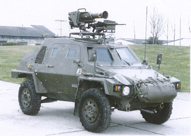 不过潘哈德公司的动作要快一点,提前做好了装甲车的量产工作,并且想法