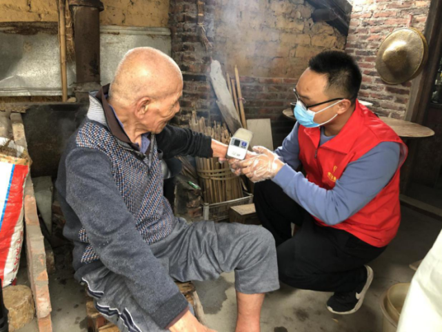 博爱医院代取报告代挂号行动不便患者推椅陪同，全程省力的简单介绍