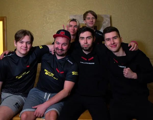 hellraisers在2021年12月曾官宣签署新cs:go阵容名册