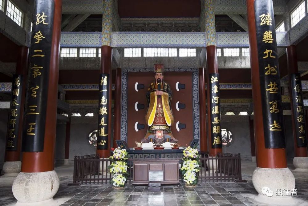 禹陵禹祠禹庙禹井岣嵝亭菲饮泉表达了人们对大禹的崇敬