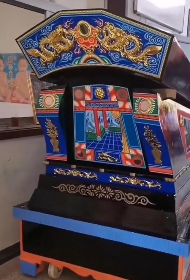 陕西关中西府农村土葬风俗:生漆裹粗布棺材长久不腐