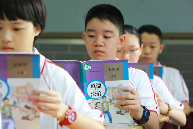 中小学要改为 5 4 2 学制 并预计23年实行 教育部回应了 中小学 教育部 教育 义务教育