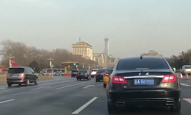 北京一辆红旗车牌京ag6开头为何劳斯莱斯车主都不敢惹