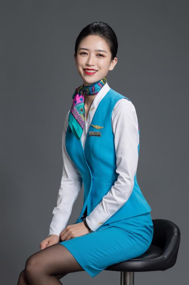 2021世界十佳美丽空姐榜:中国昆明空姐李真真夺冠_腾讯新闻