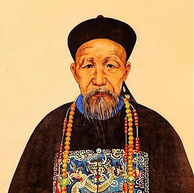 在他回乡之前,罗泽南,王鑫等人在湘乡办团,已成军千人,这批湘勇是