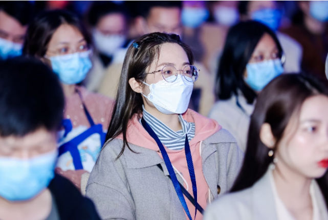 爱尔眼科正式举行ICL晶体植入手术体验升级发布会(图4)