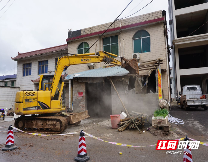 桑植县瑞塔铺镇召开违法建设集中拆除月行动启动大会