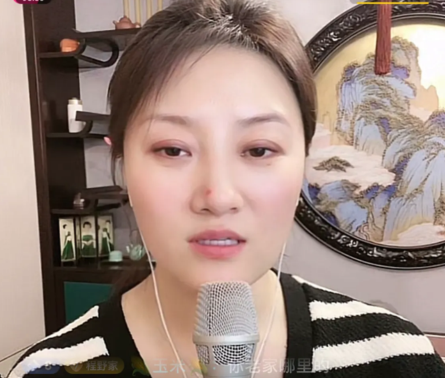 赵家班多人遭逼捐王云直播间唱歌被指责道德绑架何时休