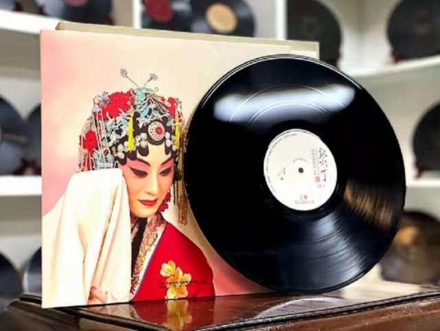 把传承与创新刻录进黑胶纹路 《张火丁京剧经典唱段典藏》面世