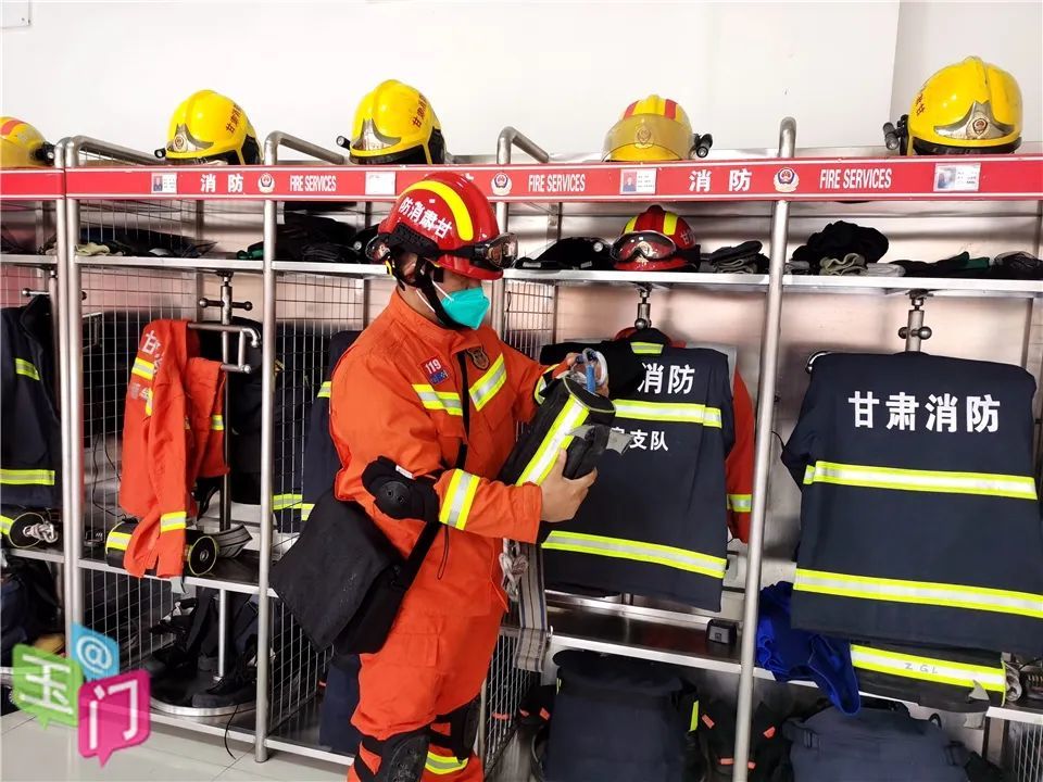 4輛消防車,三大類器材80餘件套,做好了各項地震災害救援準備,隨時可