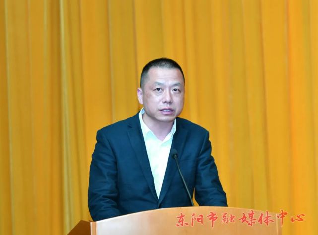 许俊峰▲市场监管局 叶文明▲综合行政执法局 贾新民▲公安局交警大队