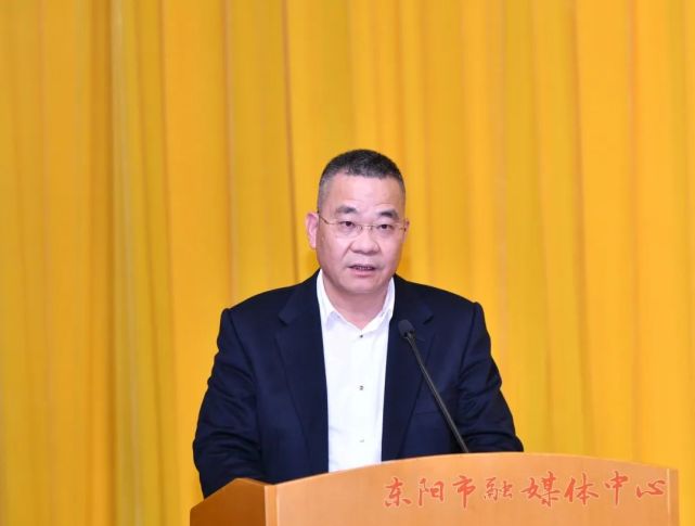 市场监管局 叶文明▲综合行政执法局 贾新民▲公安局交警大队 包