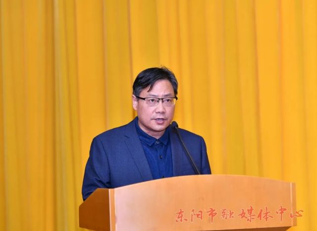 综合行政执法局 贾新民▲公安局交警大队 包公平(点击上方图片观看