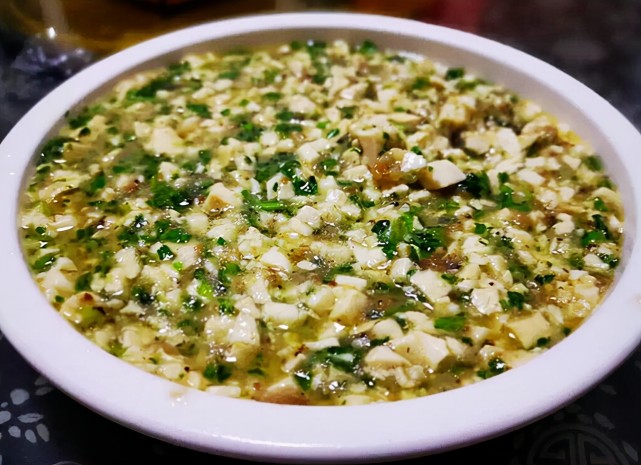 五:糊豆腐相传旧时代当地人粮食供应不足,于是有人便将各种能够获取的