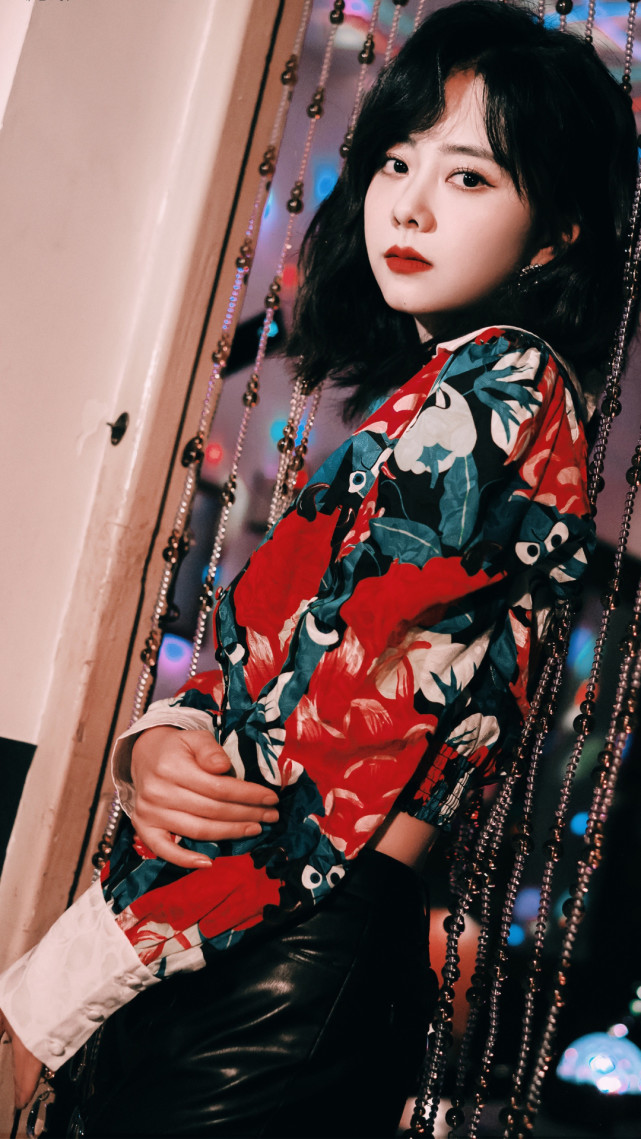 港系壁纸|谭松韵港风太好看了吧!