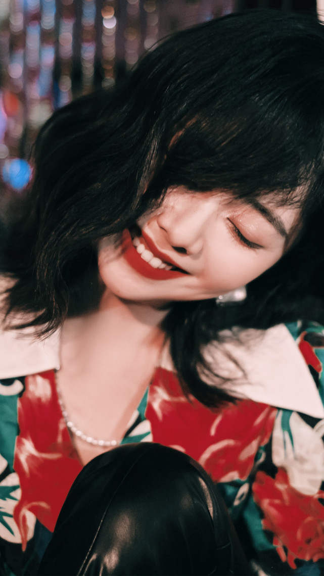 港系壁纸|谭松韵港风太好看了吧!