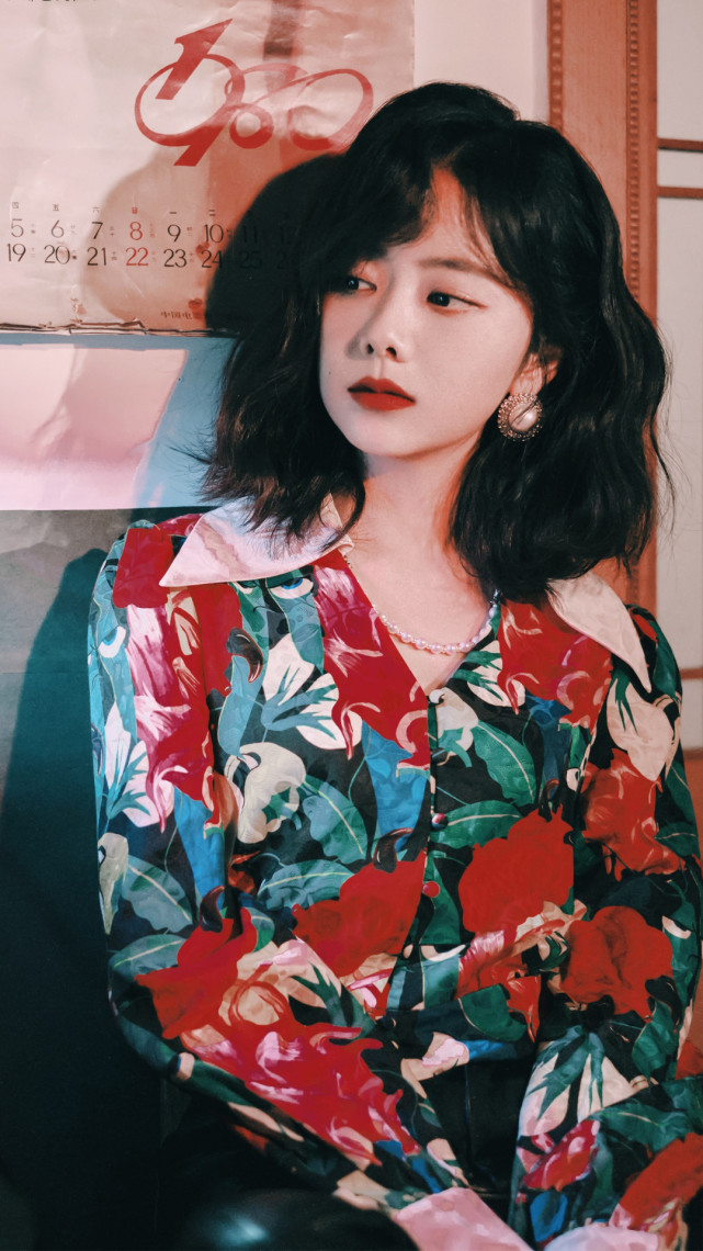 港系壁纸|谭松韵港风太好看了吧!