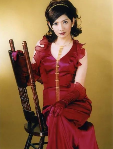 捱了几年后,刘玉璞考入了世新大学,业余时间靠兼职谋生.