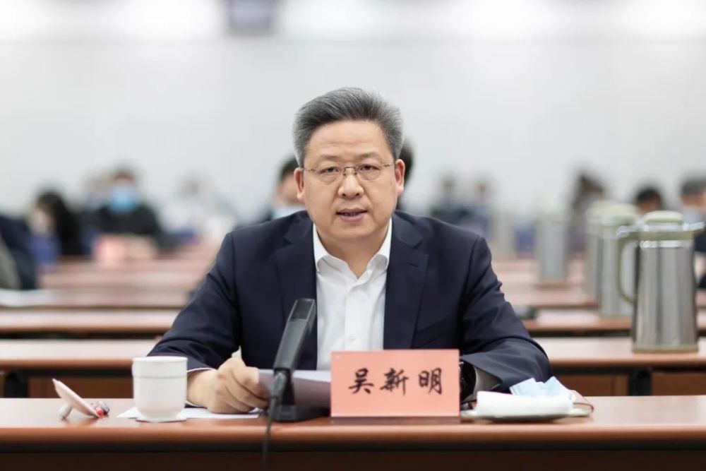 堵住漏洞筑牢防线南通市疫情防控工作领导小组召开会议