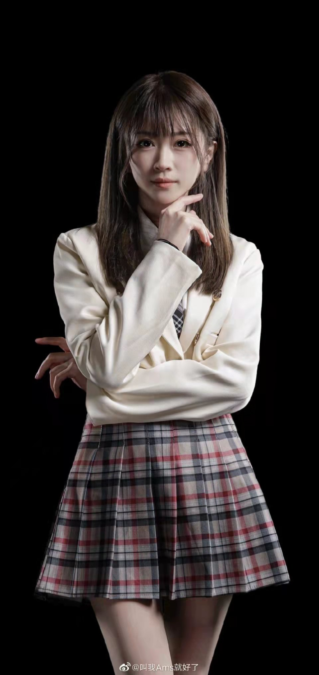 4黄旭东回应国足争议被劝别施法今天中午,黄旭东转发了前国脚区楚良的