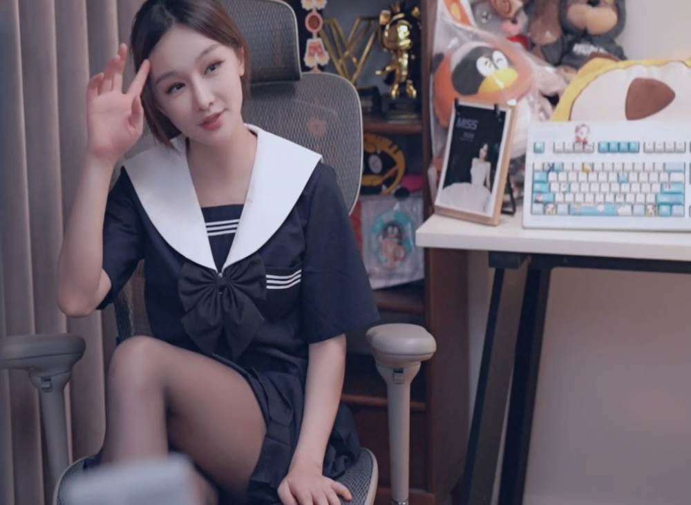 值得一提的是,最近入驻虎牙的沫子在miss的直播间刷礼物刷到了榜一