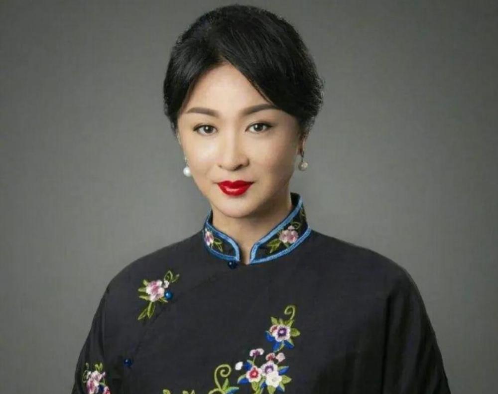 金星和柏万青性格都直爽敢说敢骂,但相比较喜爱柏阿姨的人居多-今日