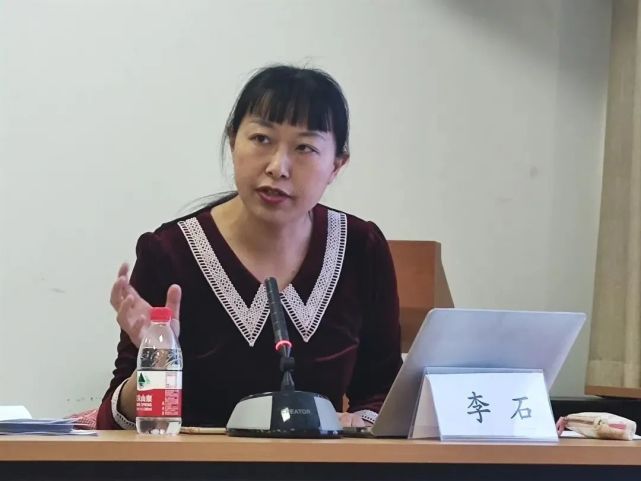 李石教授首先从哲学层面对全民基本收入理论(universal basic income