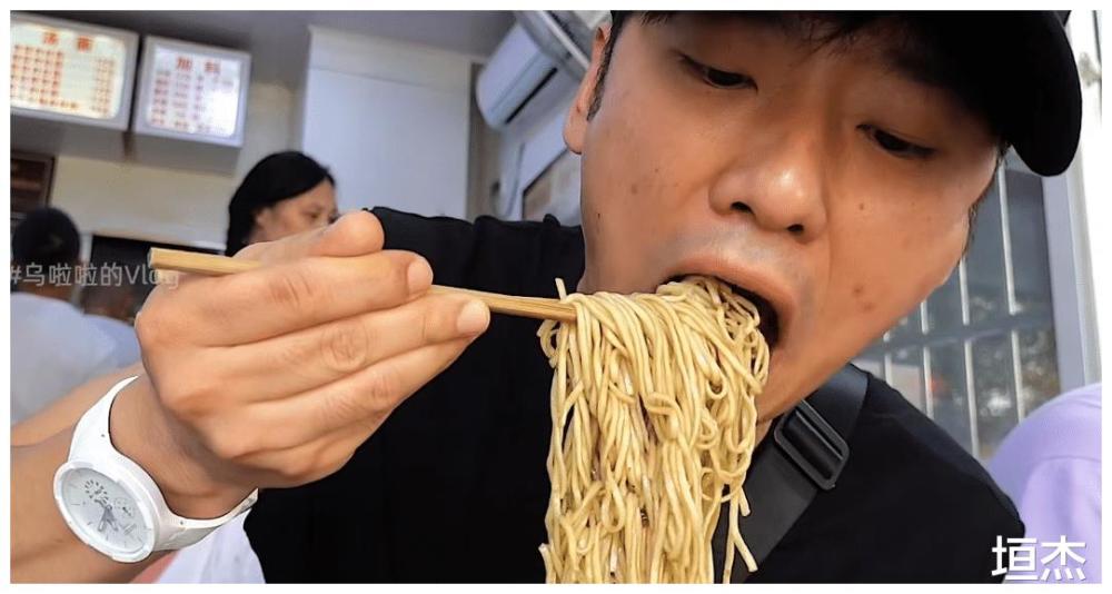 蒜命先生特别乌啦啦为了吃蒜而吃面把店吃成排队的天花板