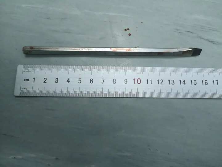 16厘米长螺丝刀穿透胸部建德医院成功抢救危重患者