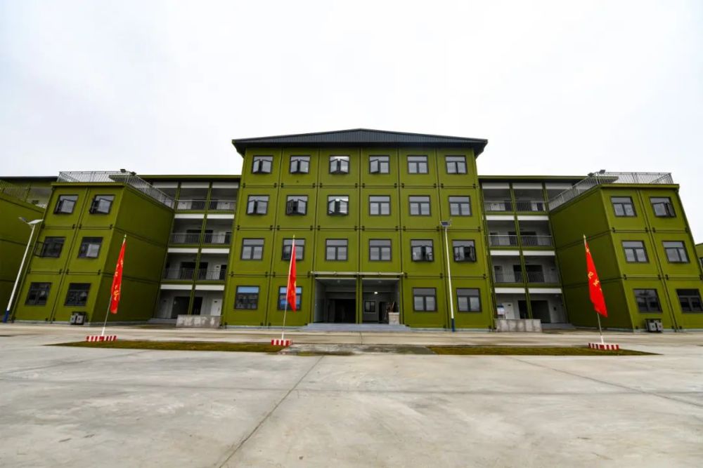 东部战区某旅装备新型拆装式营房采用模块化技术可随部队移动30分钟