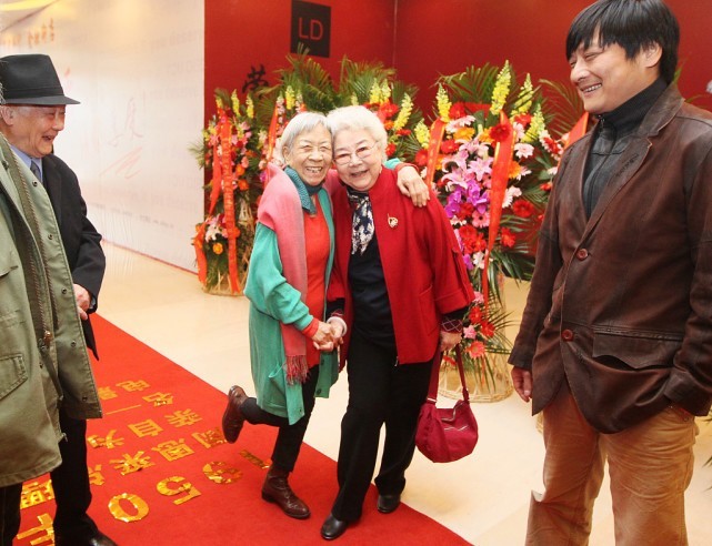 93岁田华真是艺术界的“国宝”，黑裤配红衣精神奕奕，气质仍抢眼薄荷阅读如何免费用
