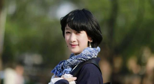 香菱陈剑月晒美照曾在电视剧猴娃中与六小龄童演夫妻