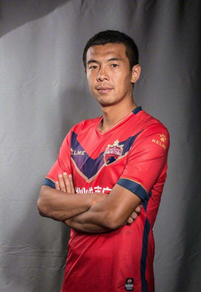 开炮！徐亮打脸董路：足球圈挣着不该挣的钱，扯着不该扯的蛋就该骂_腾讯新闻